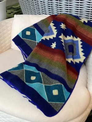 Blue Geometic Blanket 1