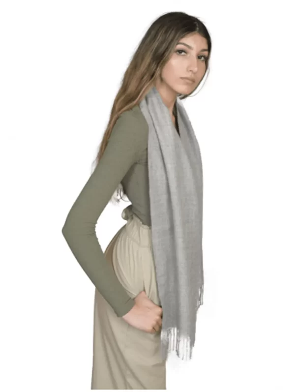 Scarf   grey   100_ baby alpaca 2
