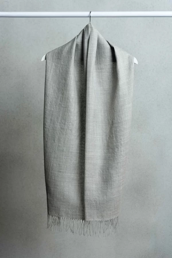 Shawl   grey   70_ baby alpaca 30_ silk 1