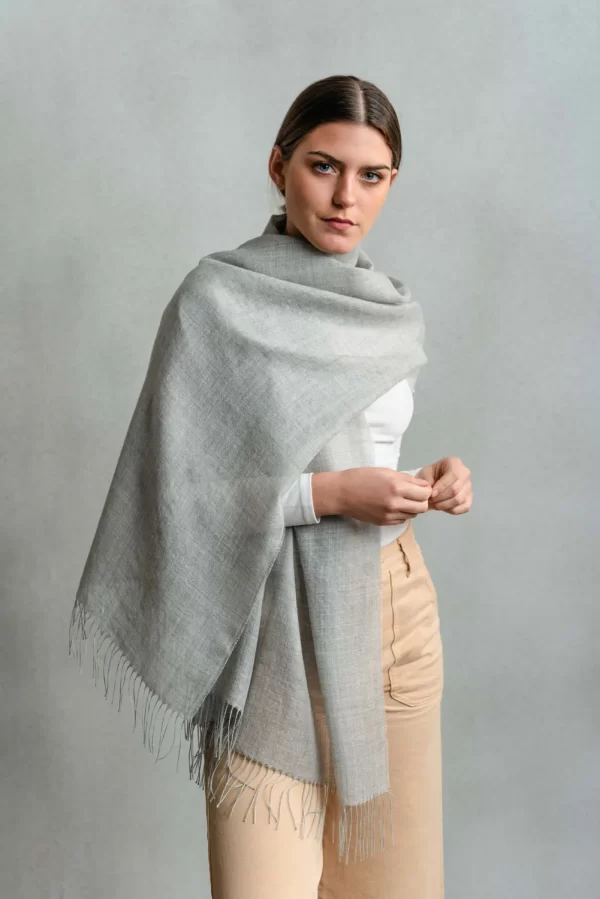 Shawl   grey   70_ baby alpaca 30_ silk 2
