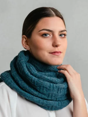Textured scarf   Blondi Blue   100_ baby alpaca 2
