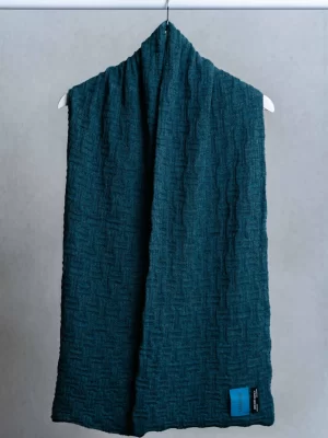 Textured scarf   Blondi Blue   100_ baby alpaca 3