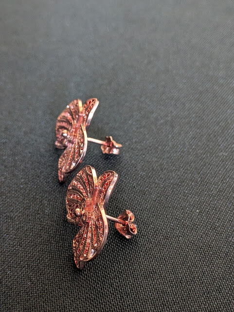 Rose Gold Orchid Flower Stud Earrings - Imagen 4
